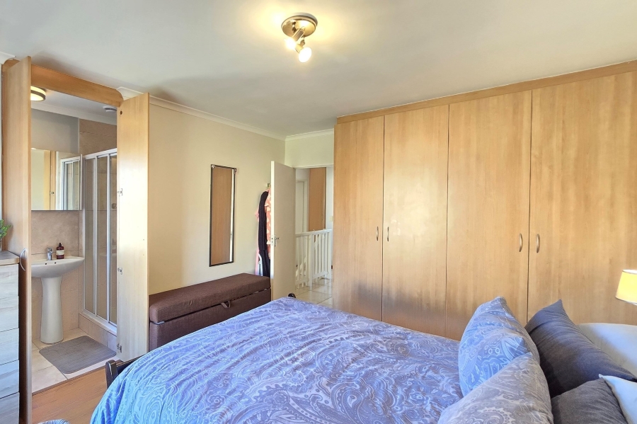 3 Bedroom Property for Sale in Graanendal Western Cape